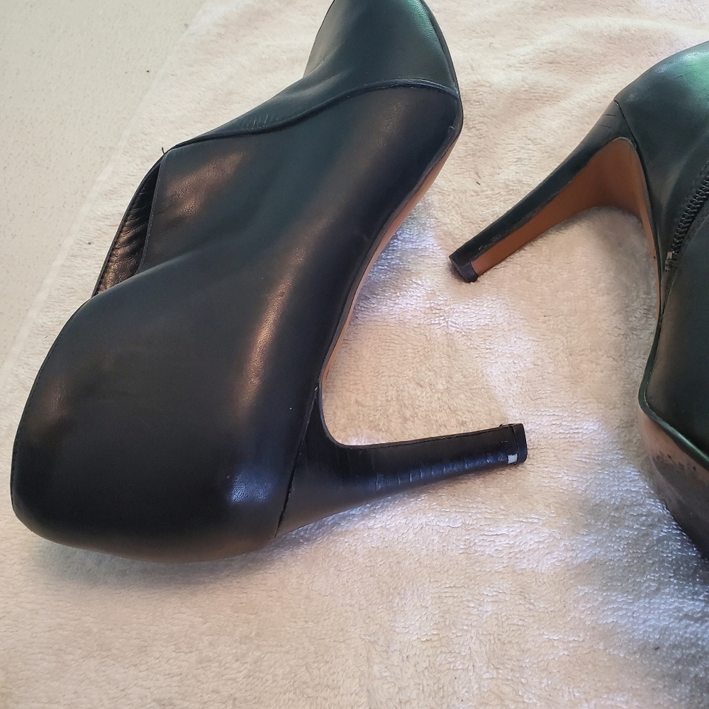 Open toe booty. - Picture 4 of 8